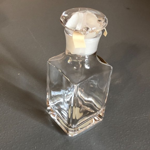 Williams Sonoma Grande Cuisine 24% Lead Crystal Kame Glass Bottle w Lid EUC - Picture 2 of 16